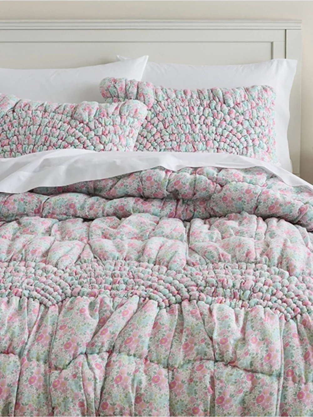 Pottery Barn 3 Piece Queen Quilted Floral Comforter Set in Pink and Mint